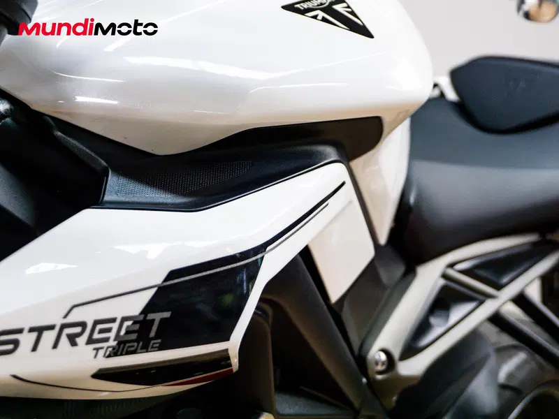 Triumph Street Triple 765 R (2023 - 26) (14)