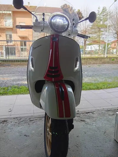 Vespa GTS 300 Super Racing Sixties Hpe (2021 - 22) usata