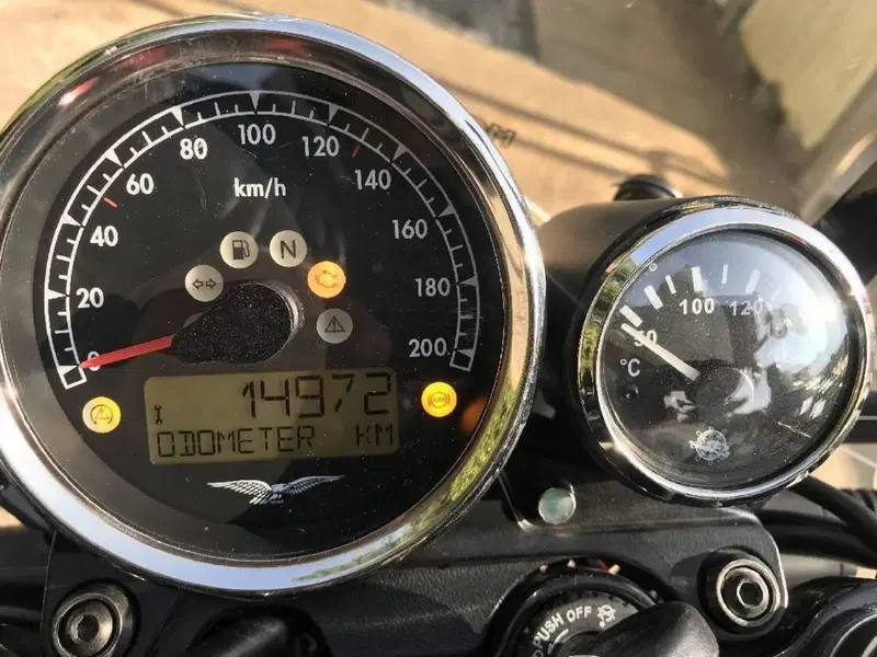 Moto Guzzi V7 III Stone (2017 - 20)
