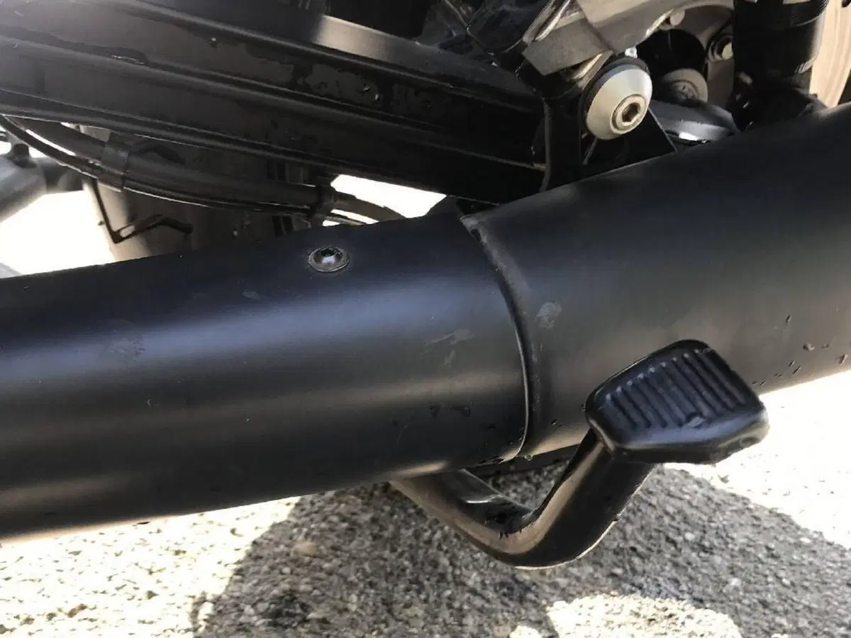 Moto Guzzi V7 III Stone (2017 - 20) (3)