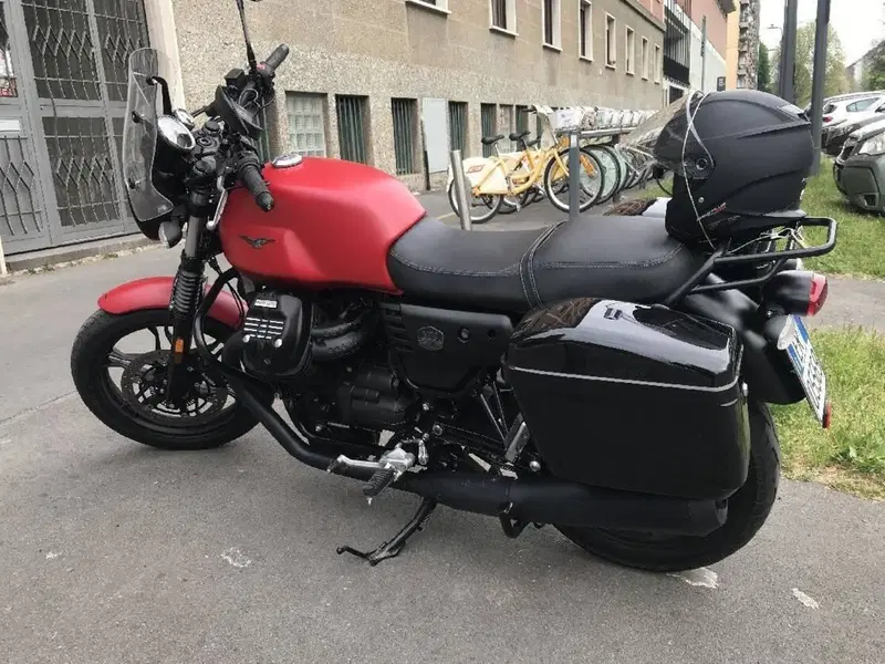 Moto Guzzi V7 III Stone (2017 - 20) (6)