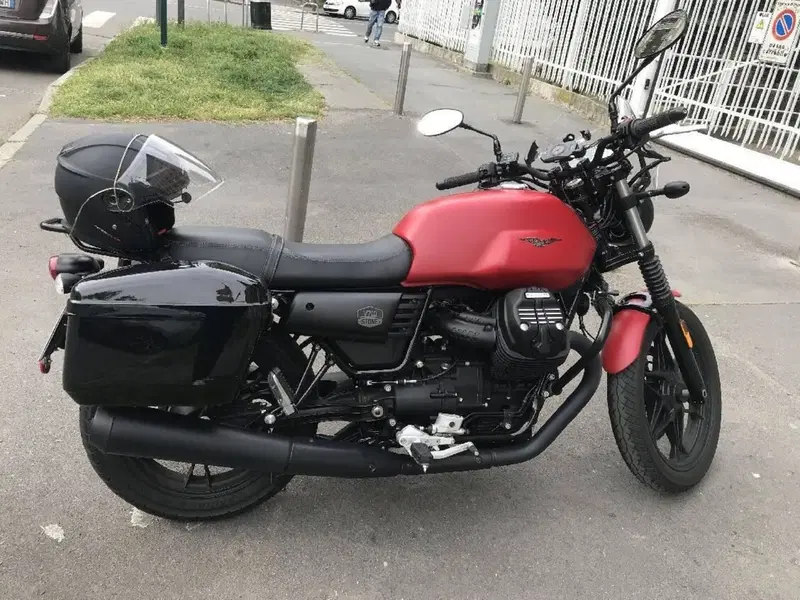 Moto Guzzi V7 III Stone (2017 - 20) (7)