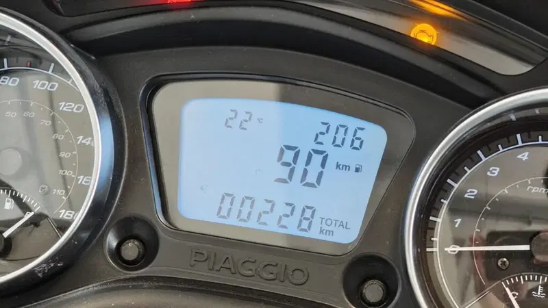 Piaggio MP3 300 ABS Hpe (2021 - 24) (5)