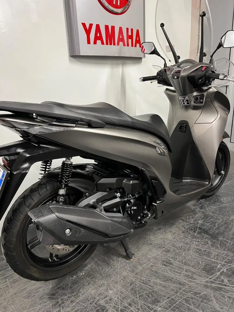 Honda SH 350 (2021 - 24) (4)