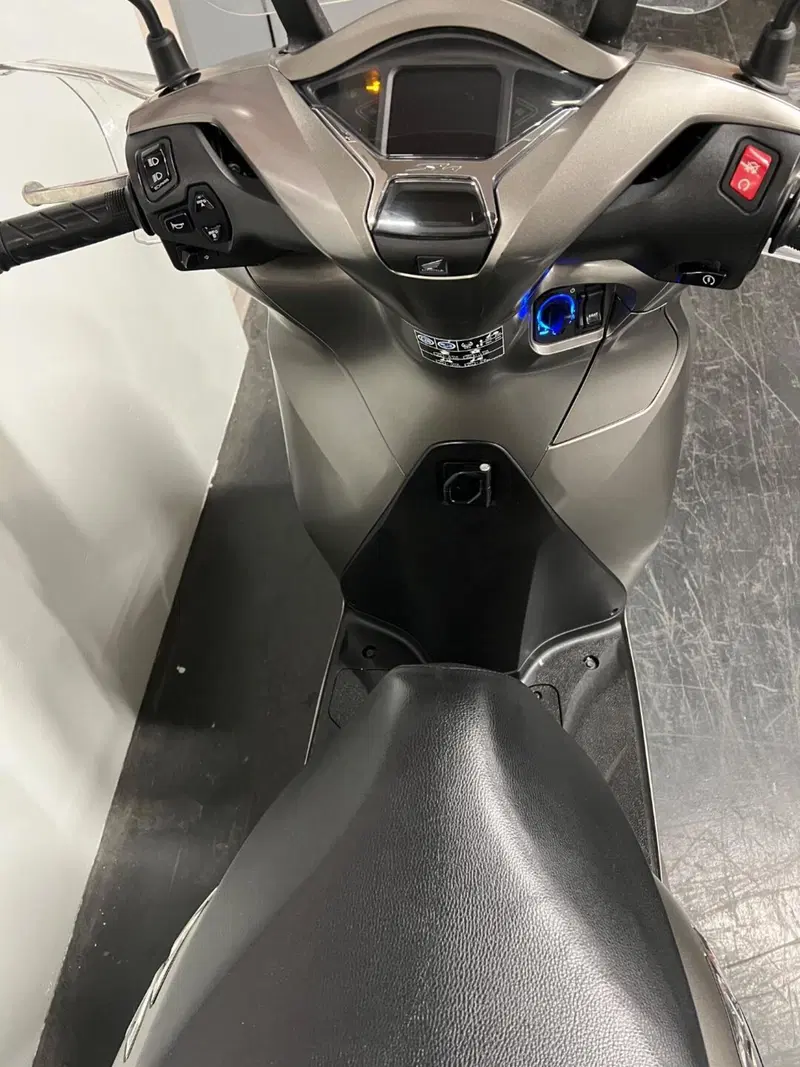 Honda SH 350 (2021 - 24) (8)