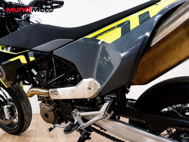 Husqvarna 701 Supermoto (2022) (10)