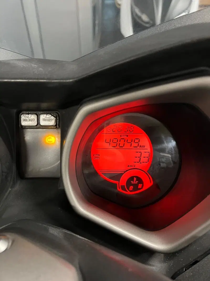 Yamaha X-Max 250 ABS (2014 - 16) (9)