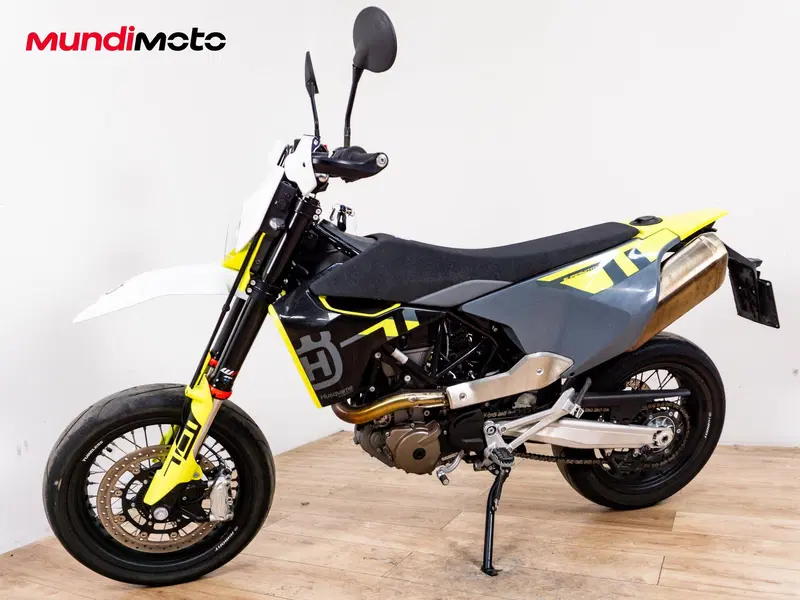 Husqvarna 701 Supermoto (2022) (8)