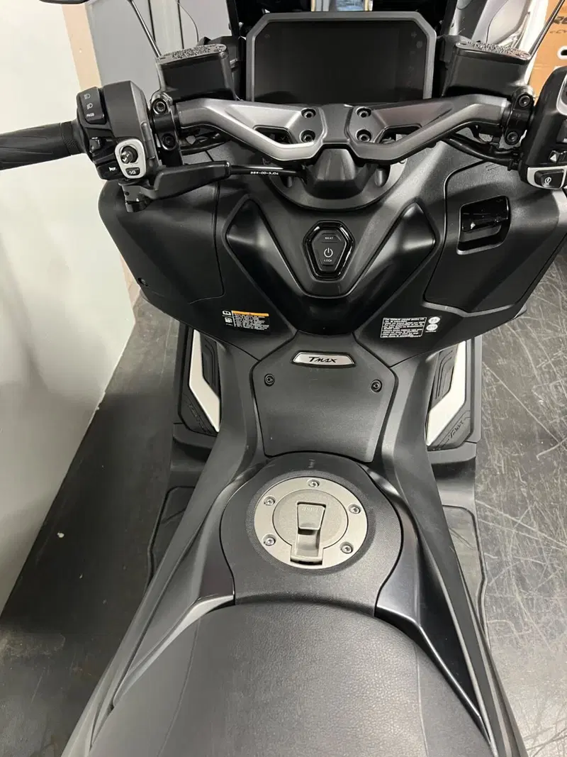 Yamaha T-Max 560 (2025 - 26) (7)