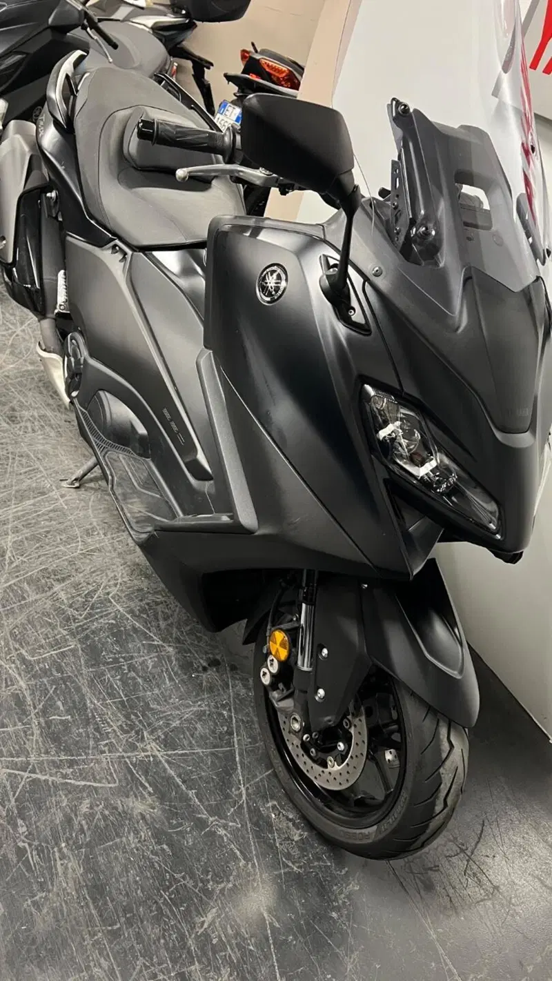 Yamaha T-Max 560 (2025 - 26) (9)