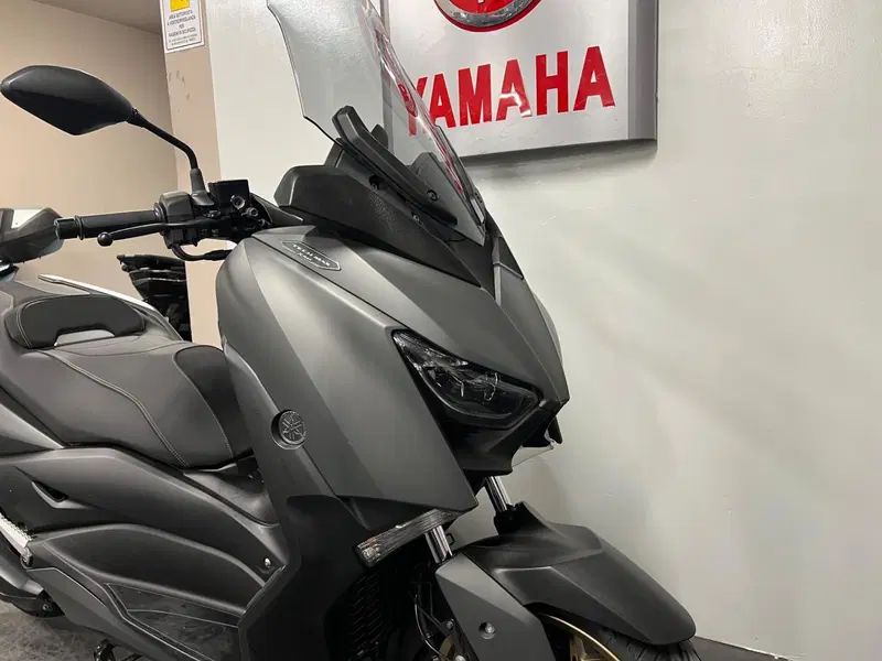 Yamaha X-Max 300 Tech Max (2020) (2)