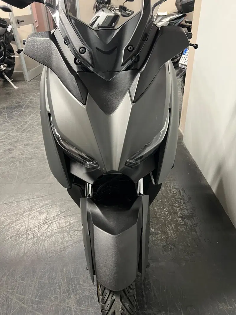 Yamaha X-Max 300 Tech Max (2020) (3)