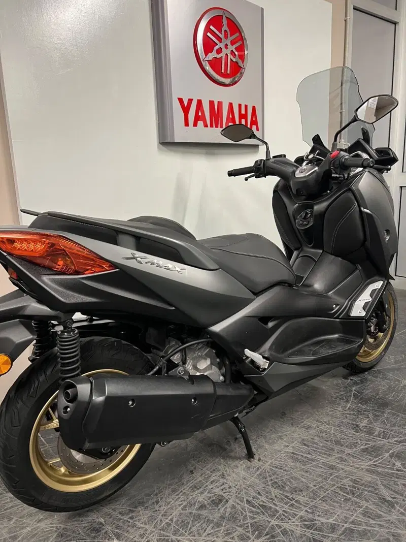Yamaha X-Max 300 Tech Max (2020) (4)