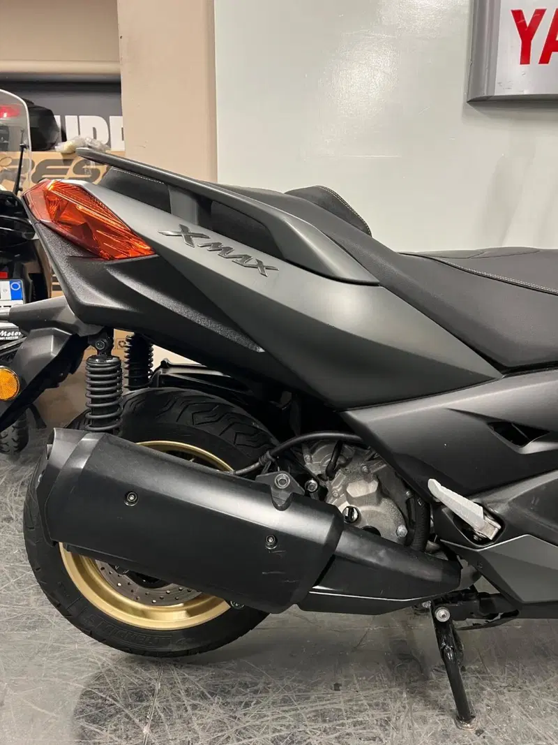 Yamaha X-Max 300 Tech Max (2020) (5)