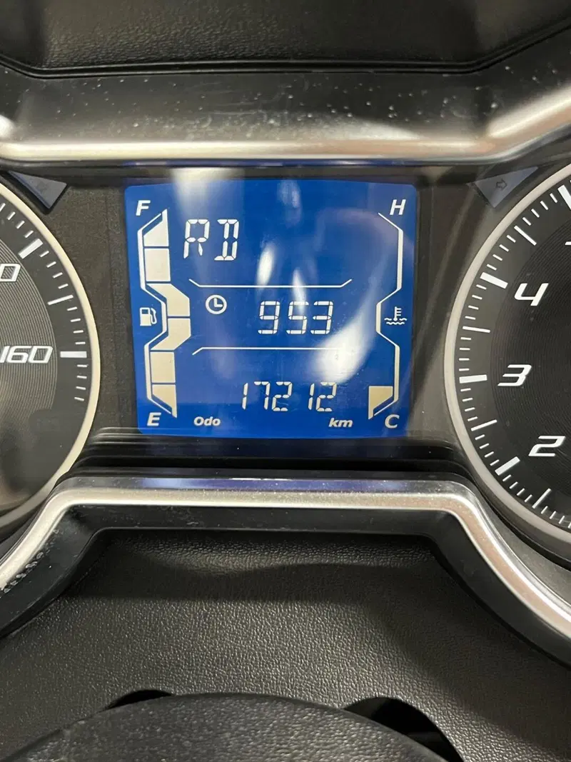 Yamaha X-Max 300 Tech Max (2020) (9)