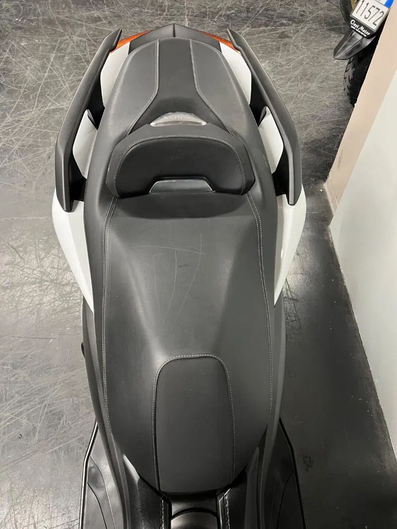 Yamaha X-Max 300 ABS (2017 - 20) (7)