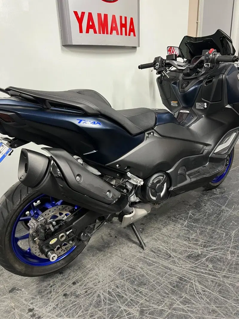 Yamaha T-Max 560 (2022 - 24) (4)