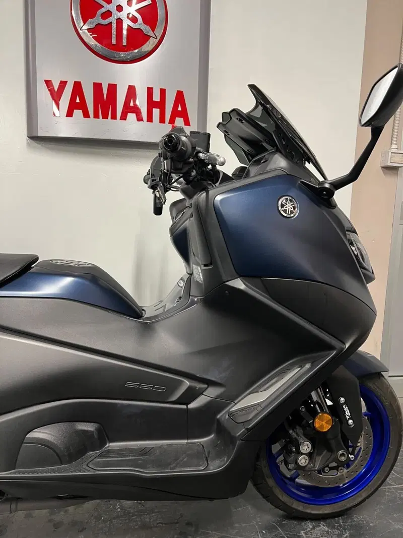 Yamaha T-Max 560 (2022 - 24) (6)