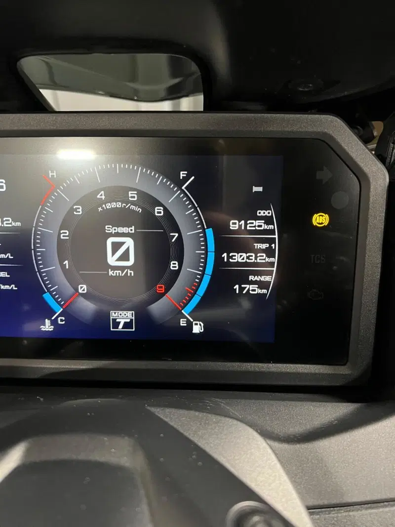 Yamaha T-Max 560 (2022 - 24) (9)