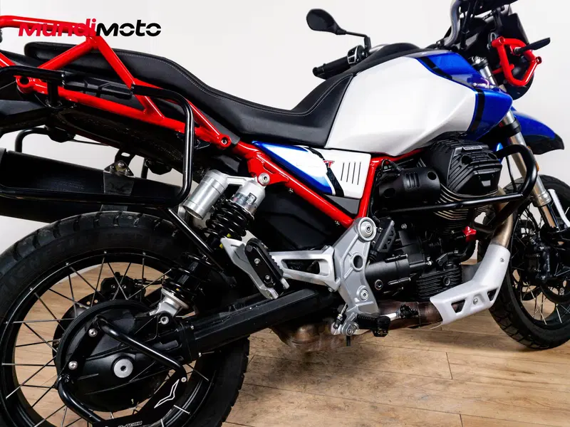 Moto Guzzi V85 TT (2024 - 26) (4)