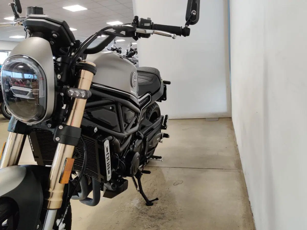Benelli Leoncino 800 (2022 - 26) (3)