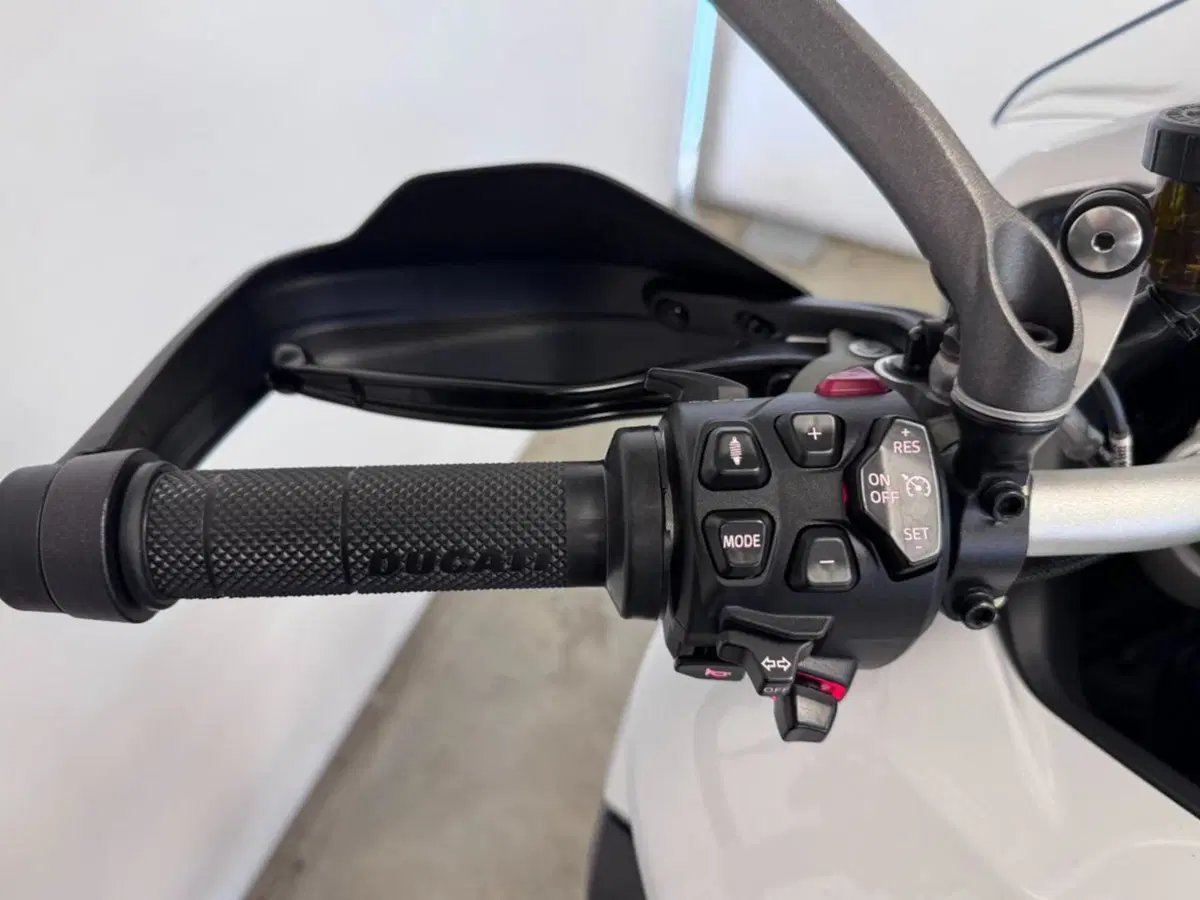 Ducati Multistrada V4 S (2021 - 24) (12)