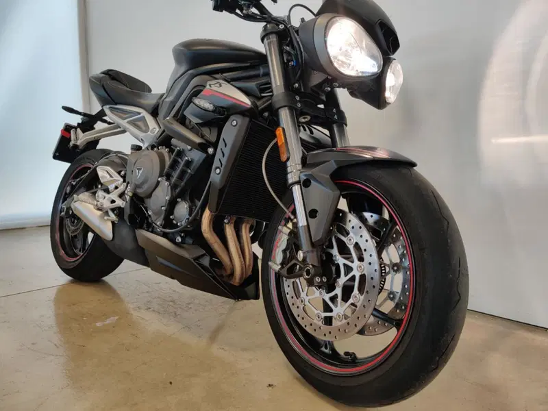 Triumph Street Triple RS (2017 - 19) (4)