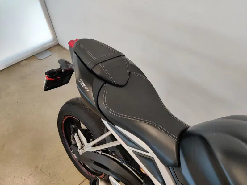 Triumph Street Triple RS (2017 - 19) (8)