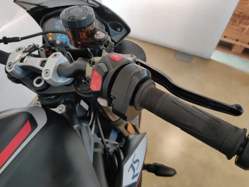 Triumph Street Triple RS (2017 - 19) (11)
