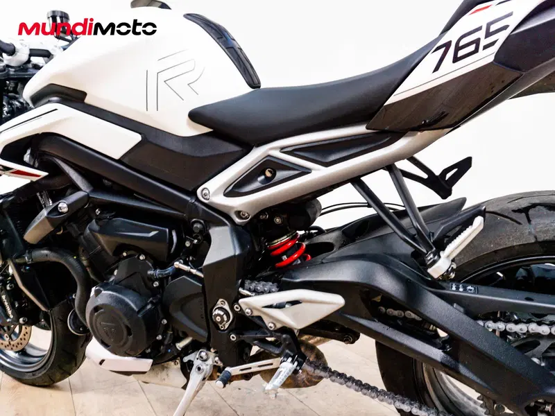 Triumph Street Triple 765 R (2023 - 26) (10)