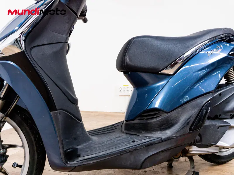Piaggio Liberty 125 S i-get ABS (2016) (9)
