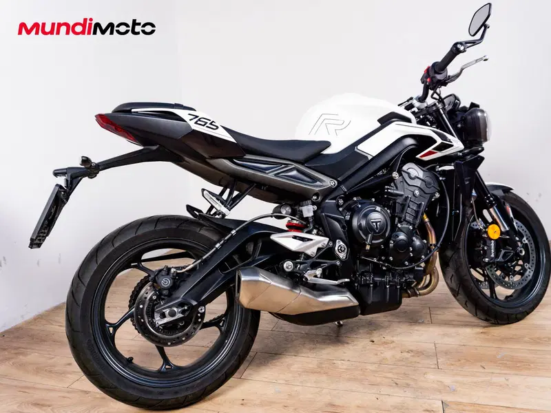 Triumph Street Triple 765 R (2023 - 26) (3)