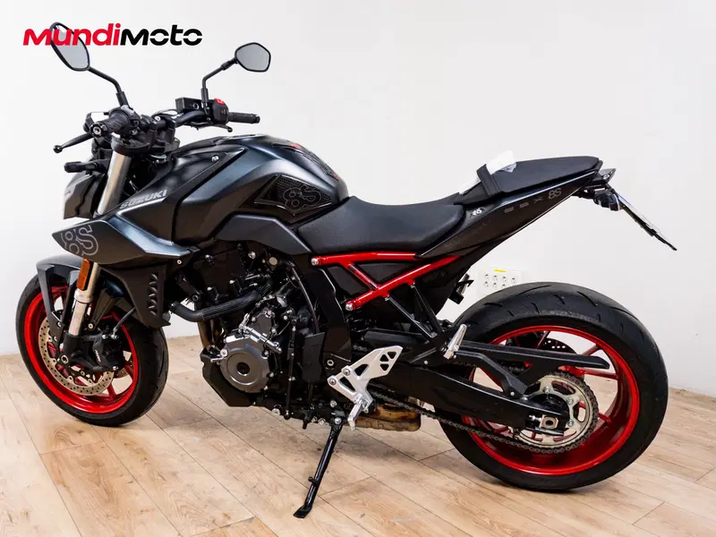 Suzuki GSX-8S (2025 - 26) (7)