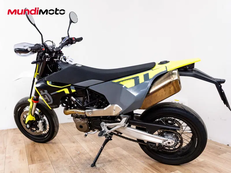 Husqvarna 701 Supermoto (2022) (7)