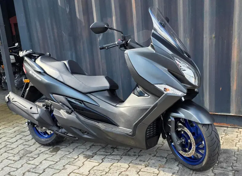 Suzuki Burgman 400 (2022 - 24) (3)