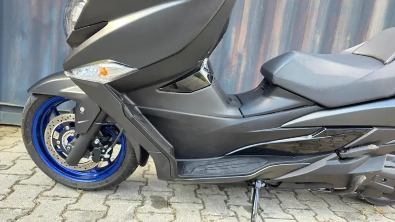 Suzuki Burgman 400 (2022 - 24) (10)