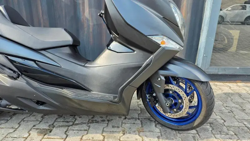 Suzuki Burgman 400 (2022 - 24) (8)