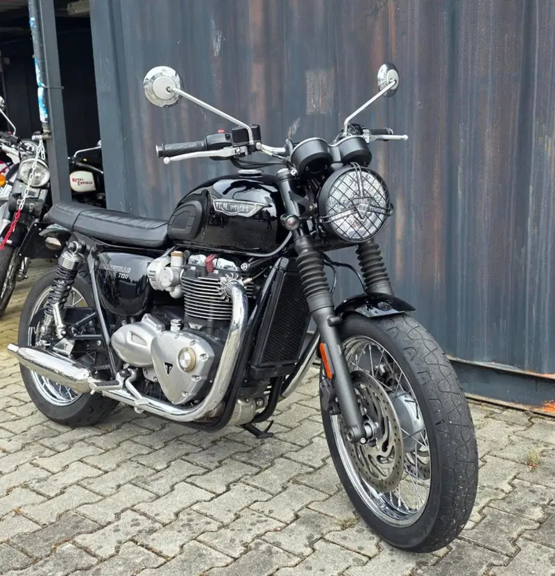 Triumph Bonneville T120 (2016 - 20) (2)
