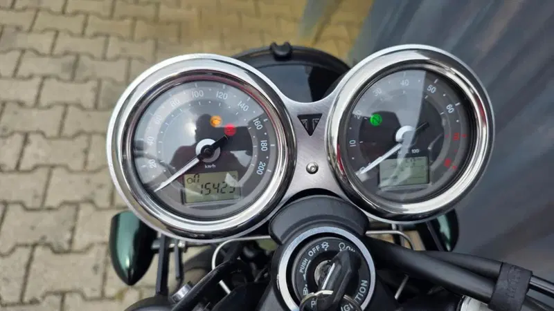 Triumph Bonneville T120 (2016 - 20) (5)