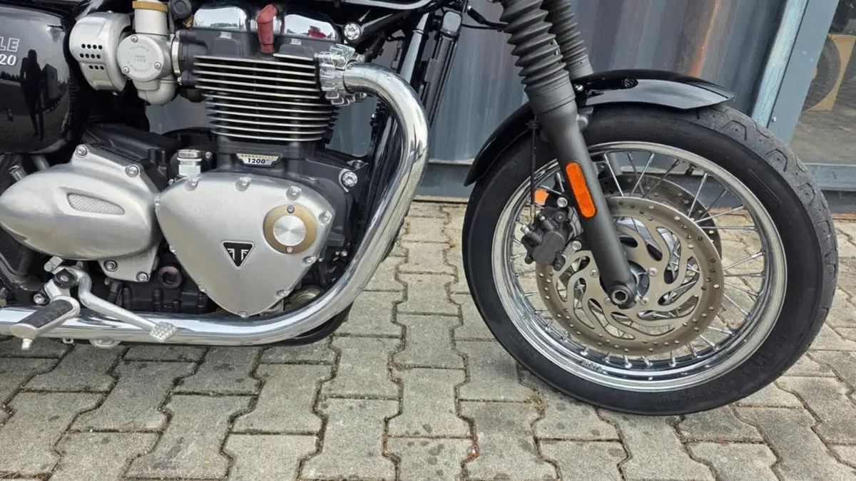 Triumph Bonneville T120 (2016 - 20) (8)