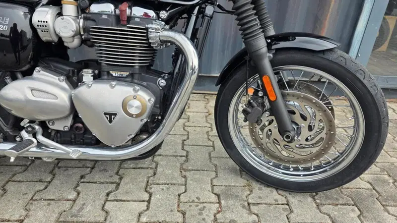 Triumph Bonneville T120 (2016 - 20) (8)