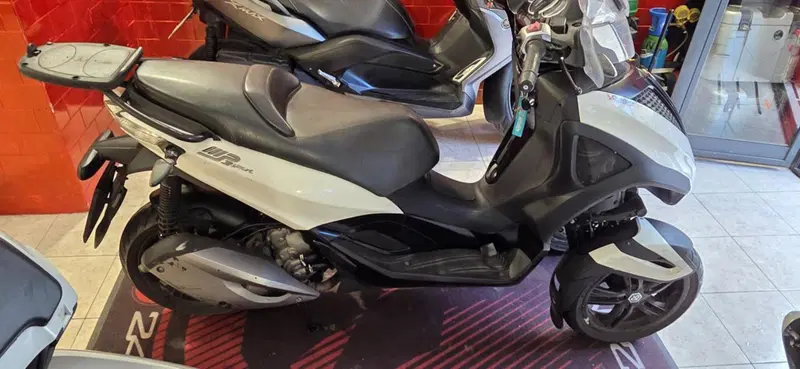 Piaggio MP3 300 Sport LT (2013) (2)