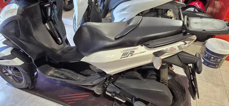 Piaggio MP3 300 Sport LT (2013) (3)