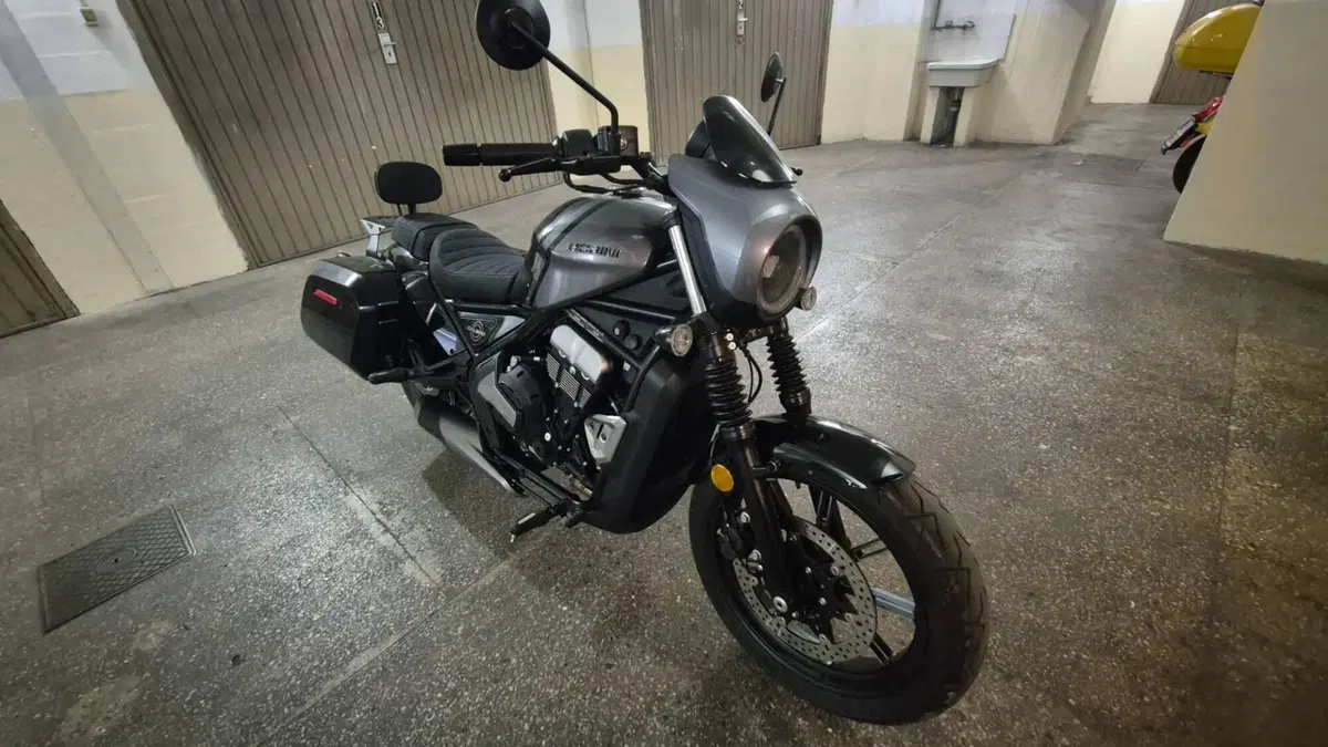 Moto Morini Calibro Custom (2024 - 26) (3)