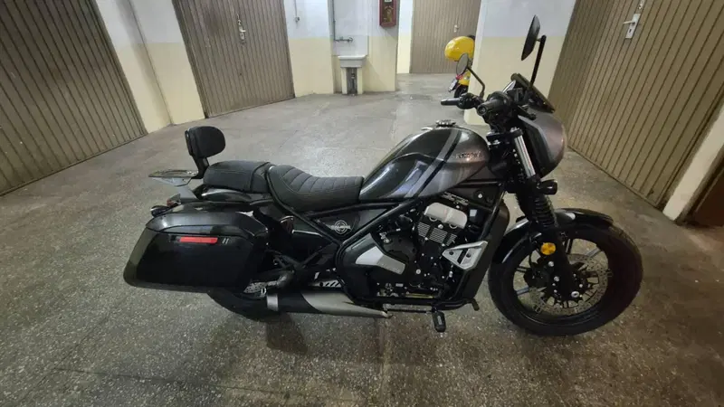 Moto Morini Calibro Custom (2024 - 26) (5)