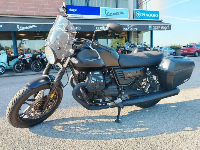 Moto Guzzi V7 III Stone (2017 - 20)