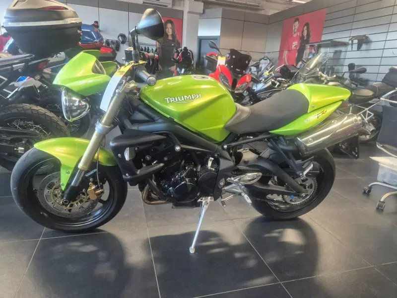 Triumph Street Triple (2007 - 12) (2)