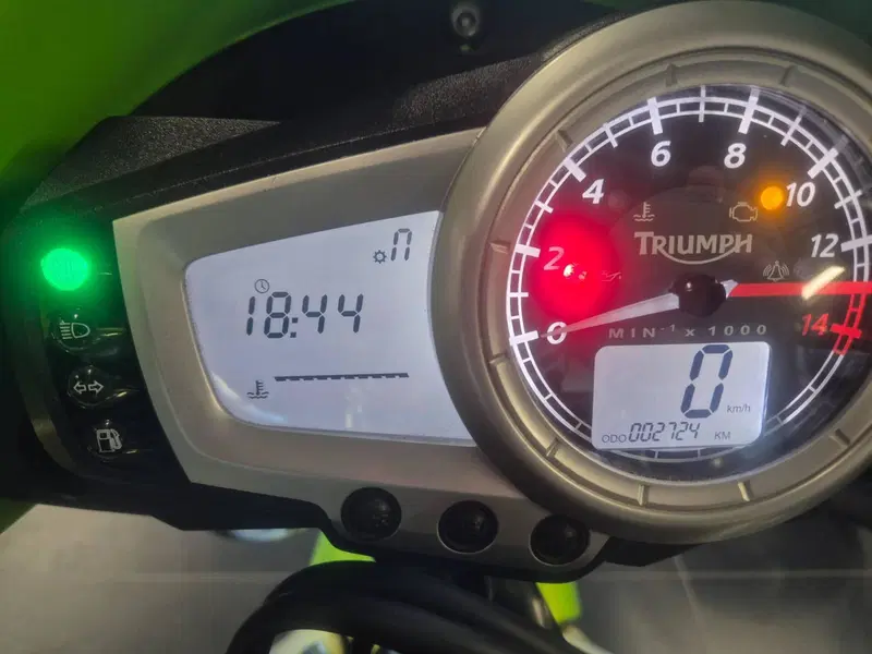 Triumph Street Triple (2007 - 12) (4)