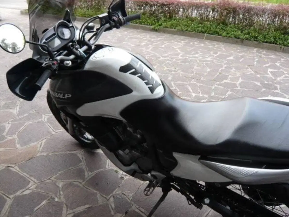 Honda Transalp XL 700 V (2007 - 2013) (4)