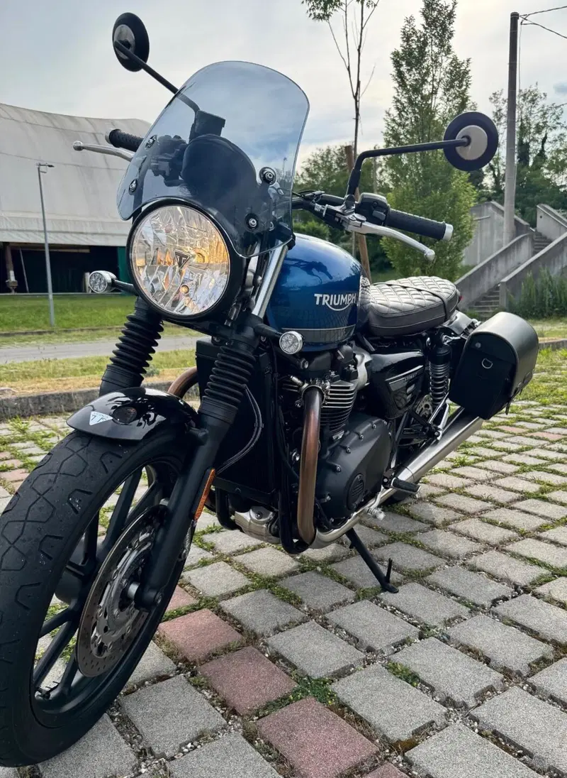 Triumph Street Twin 900 (2021 - 22) (3)
